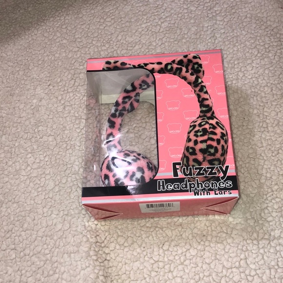 Accessories - HOT PINK Fuzzy Cheetah Print Headphones